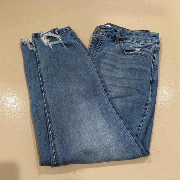 Sofia Jeans Size 10 Women’s Distressed Blue Jean capri Adora Curvy Girlfriend - Picture 2 of 7